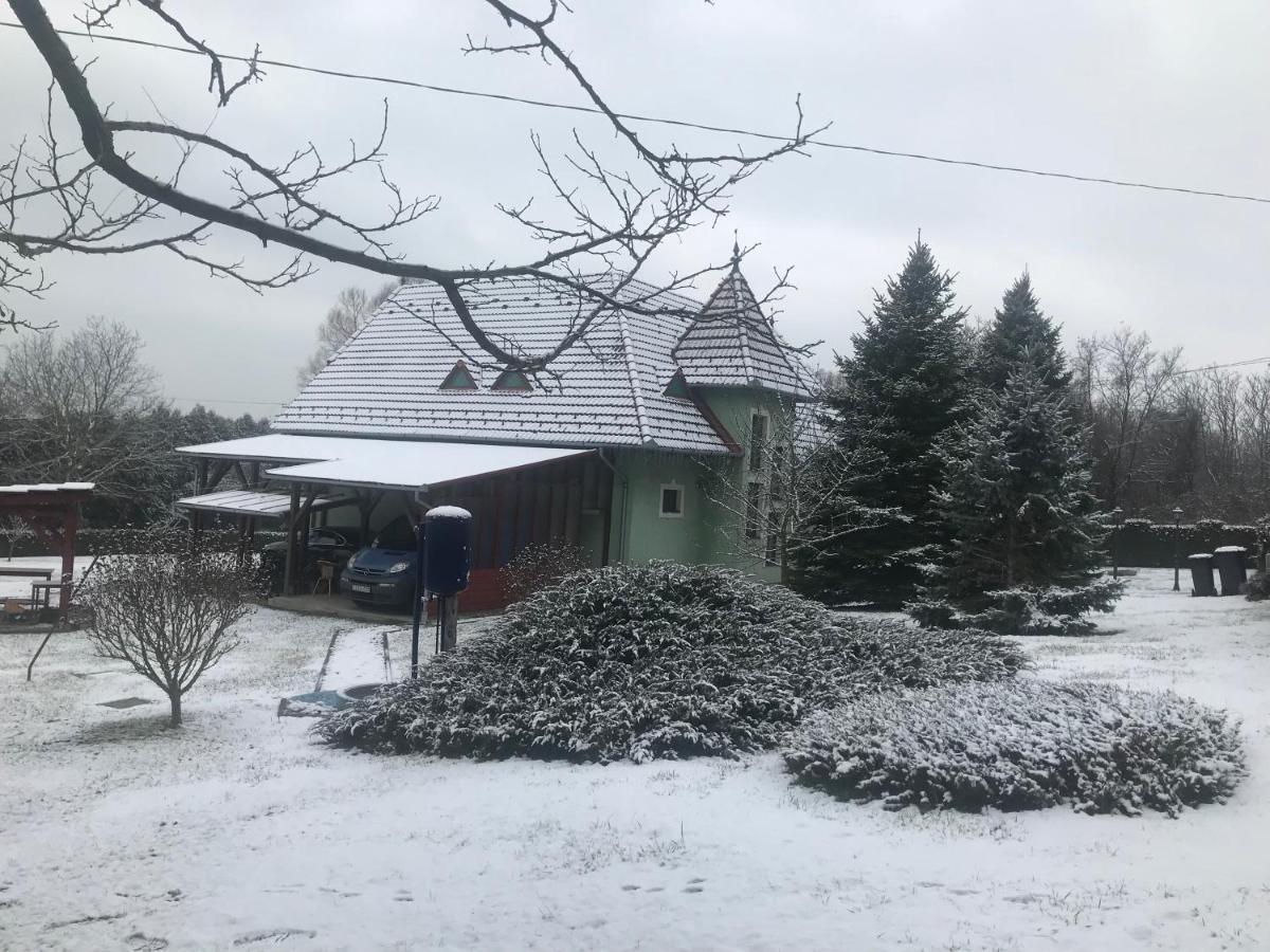 Apartamento Balaton Garden Balatongyörök Exterior foto