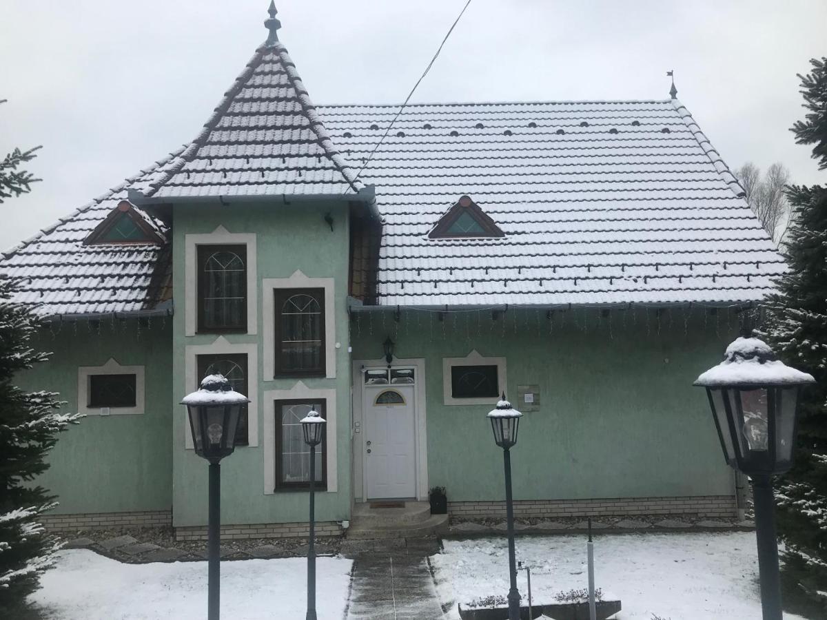 Apartamento Balaton Garden Balatongyörök Exterior foto