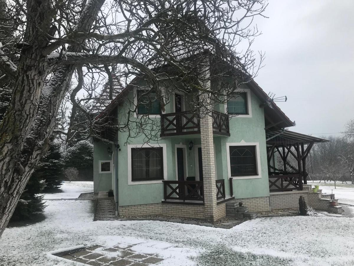 Apartamento Balaton Garden Balatongyörök Exterior foto