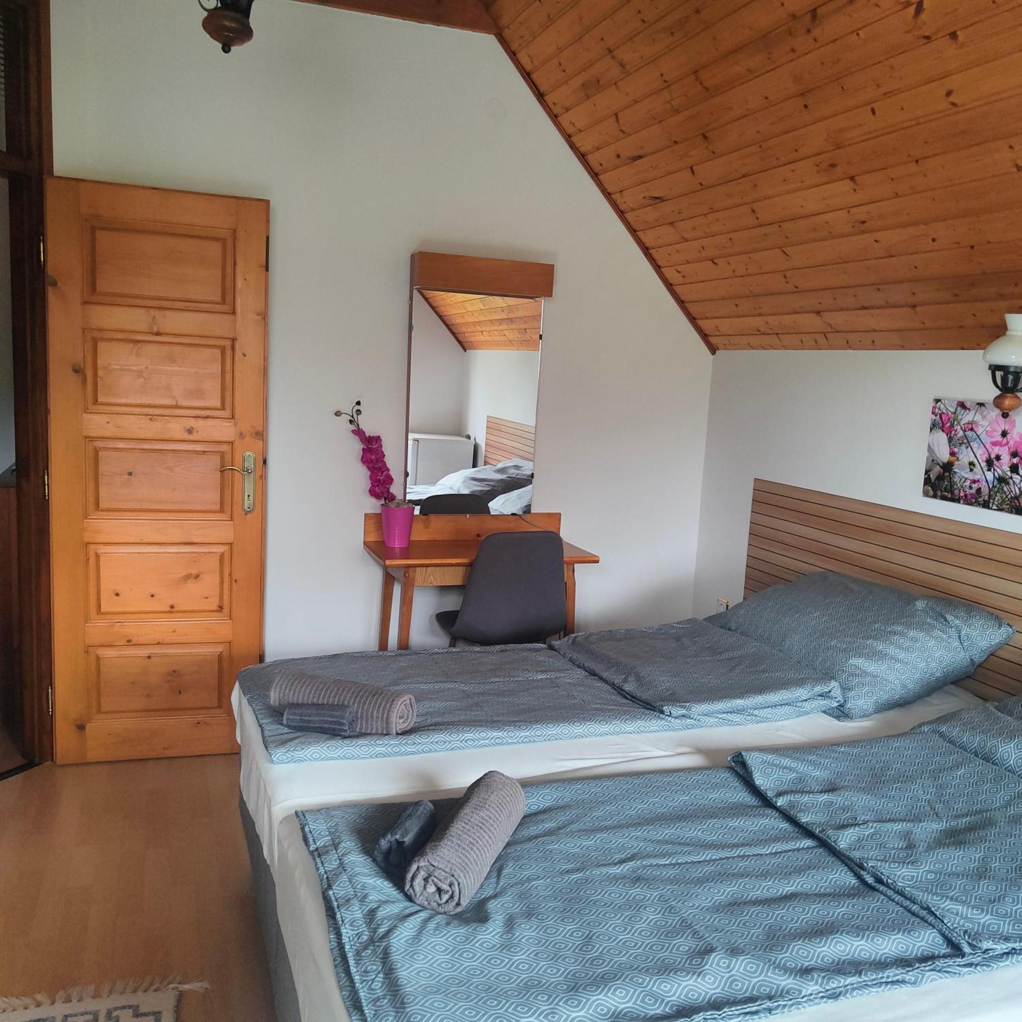 Apartamento Balaton Garden Balatongyörök Exterior foto